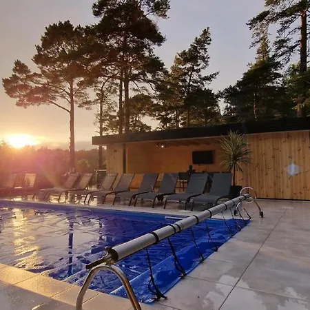 Zacisze - - Komfortowe I W Cichej Okolicy - Oaza Spokoju * Ostrowo (Puck)