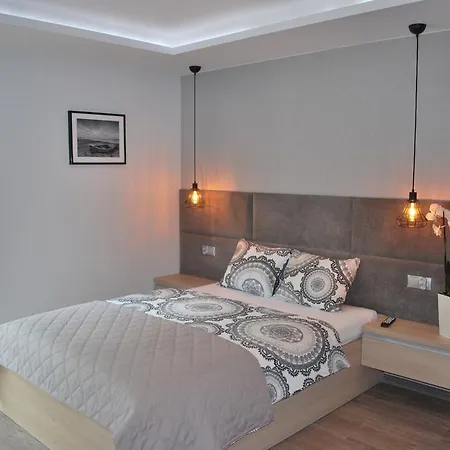 Zacisze - - Komfortowe I W Cichej Okolicy - Oaza Spokoju