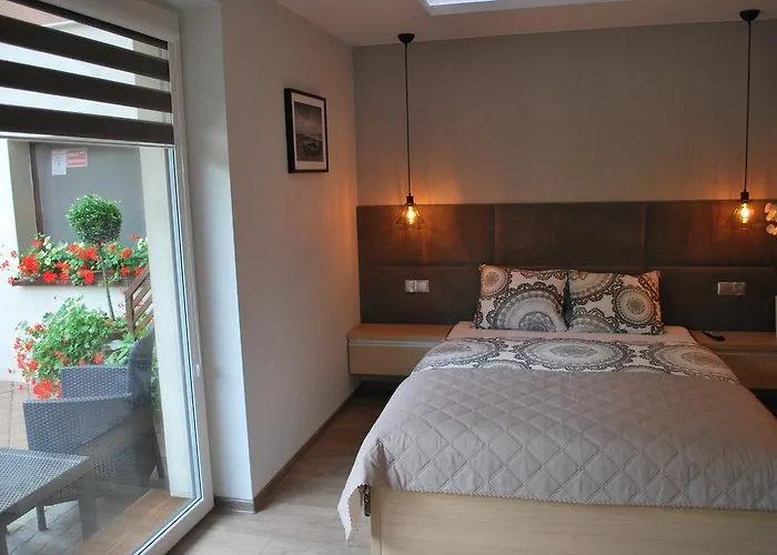 Zacisze - - Komfortowe I W Cichej Okolicy - Oaza Spokoju